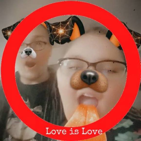 Profile Picture of Izzy Golzer (@izzygolzer) on Poshmark