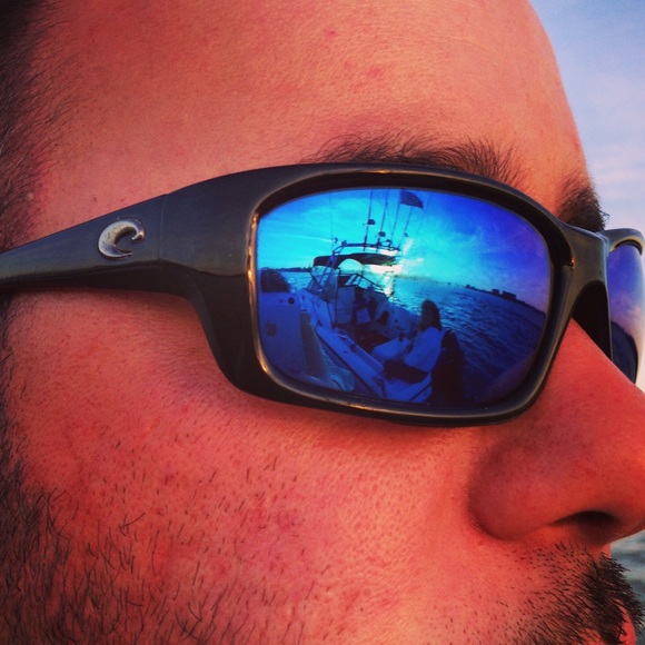 Profile Picture of Xavier Suarez (@xavierzae) on Poshmark