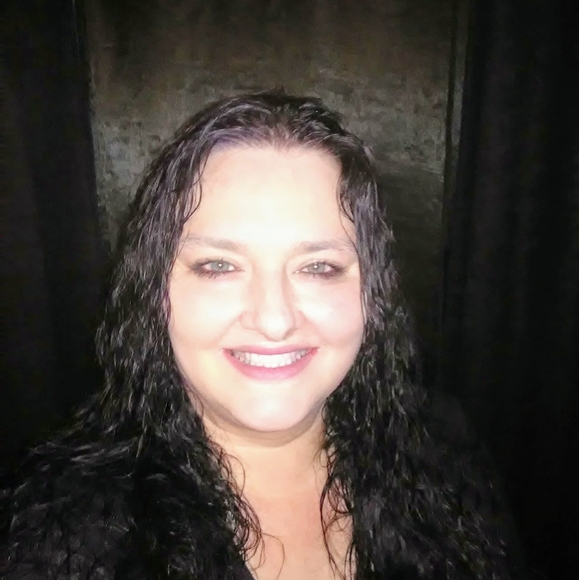 Profile Picture of Autumn Forren (@aforren95) on Poshmark