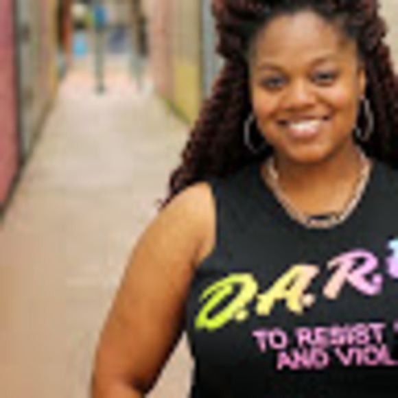 Profile Picture of Danielle Nicholson (@librettove) on Poshmark