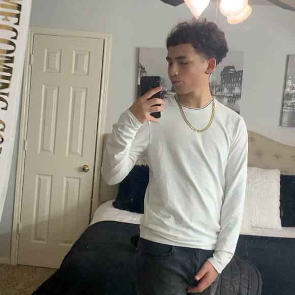 Profile Picture of Jared Pereira (@jaredpereira) on Poshmark