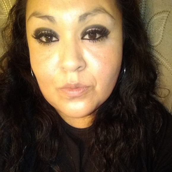 Profile Picture of Yvonne Gonzales (@bingo1982) on Poshmark