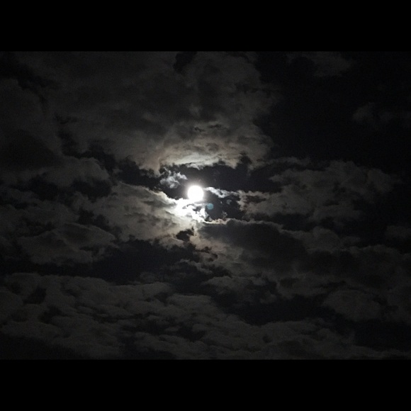 Profile Picture of Amanda Klink (@mandareckonwith) on Poshmark