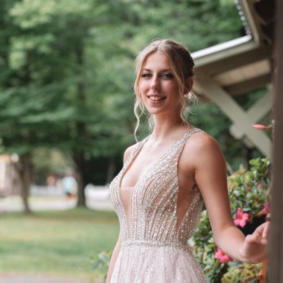 Profile Picture of Maryanne Vallieres (@maryanne1450) on Poshmark