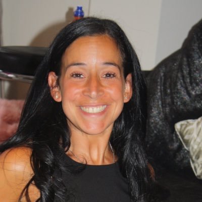 Profile Picture of Nikki Bloom (@nikkibloom10) on Twitter