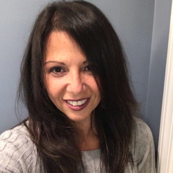 Profile Picture of Michal Yunger (@wask8104) on Poshmark