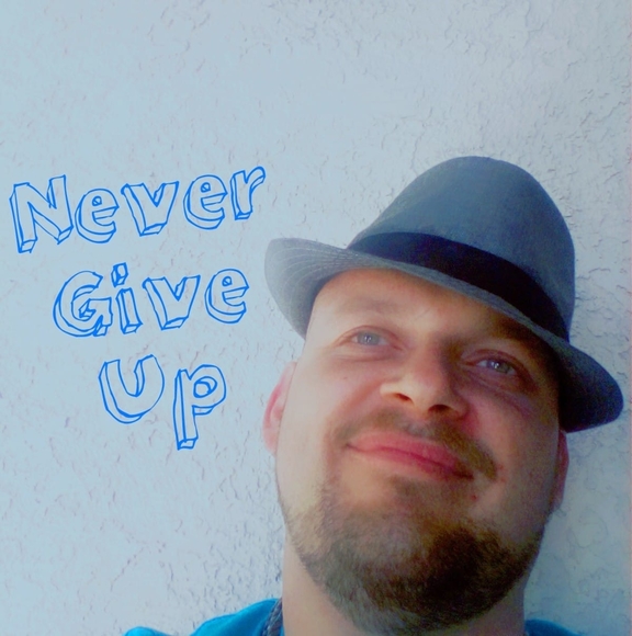 Profile Picture of Arsenio Chavez (@arseniochavez) on Poshmark