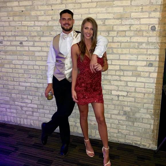 Profile Picture of Jenna Compono (@dumbblondeee92) on Poshmark