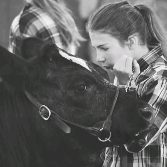 Profile Picture of Morgan Grooters (@morgangrooters) on Poshmark