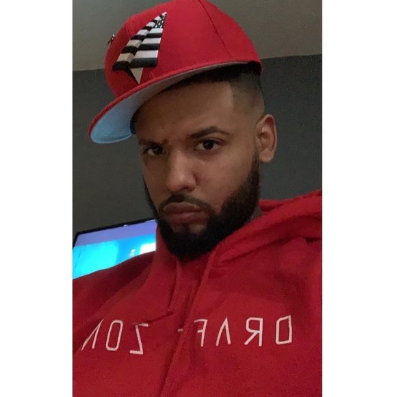 Profile Picture of Randy Cordero (@randy_cordero) on Poshmark