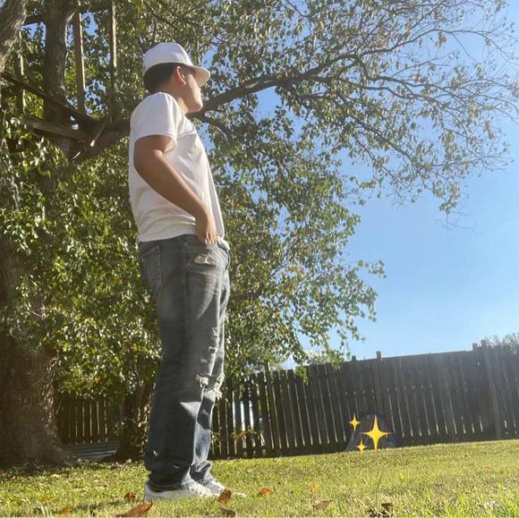 Profile Picture of Alexis Zamarripa (@alexiszamarr460) on Poshmark