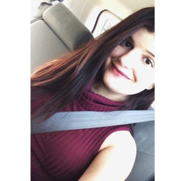 Profile Picture of Bri Larosa (@brilarosa14) on Poshmark