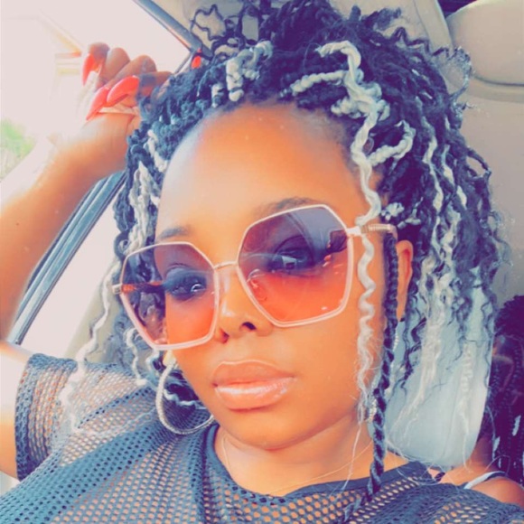 Profile Picture of Jasmine Stevenson (@jazzysteven444) on Poshmark