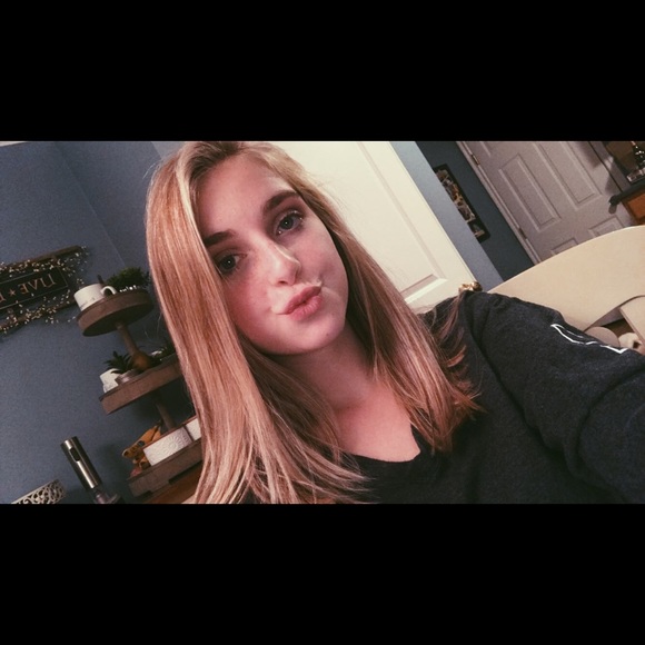 Profile Picture of Olivia Mcquesten (@livmcquesten) on Poshmark