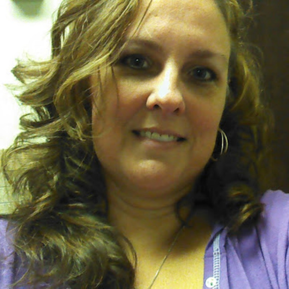 Profile Picture of Tracy Hager (@tracyihager) on Poshmark