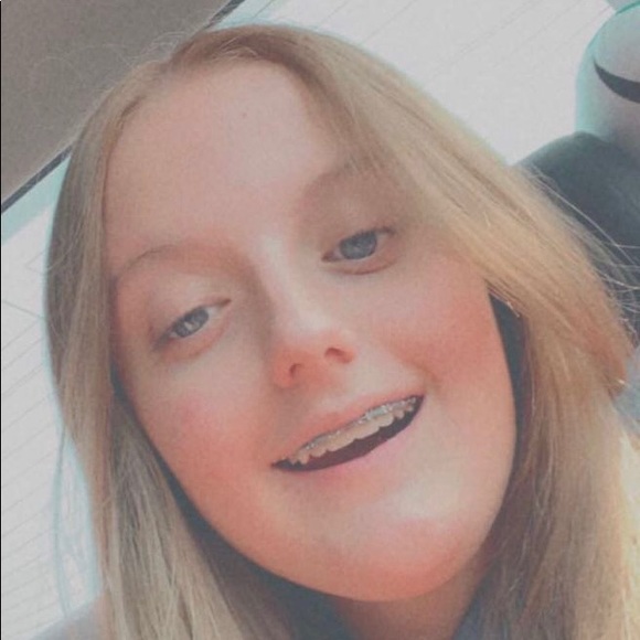 Profile Picture of Kayla Keil (@kaylakeil2007) on Poshmark