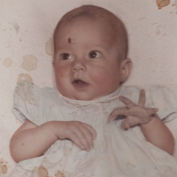 Profile Picture of Joyce Veltman (@joyceveltman01) on Poshmark