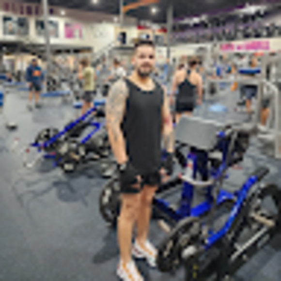 Profile Picture of Augusto cesar Cruz carvajal (@cesar951215) on Poshmark