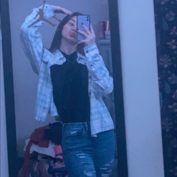 Profile Picture of Chloe Freiner (@chloefreiner3) on Poshmark