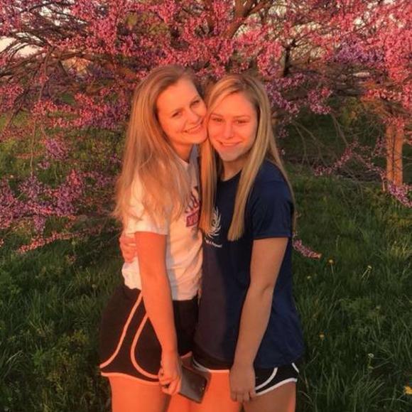 Profile Picture of Erika Stensland (@erika5515) on Poshmark