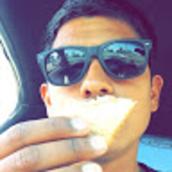 Profile Picture of Cesar Guerrero (@cesarguerrer556) on Poshmark