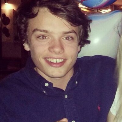 Profile Picture of Andrew Brewster (@ADFBrewster42) on Twitter