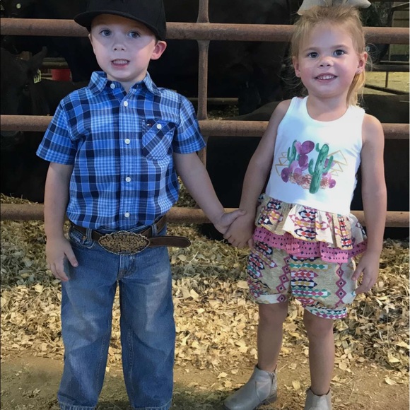 Profile Picture of Tanya Parsons (@stolz1933) on Poshmark