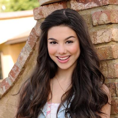 Profile Picture of Sarah Tempest (@IcyFlameSarah) on Twitter