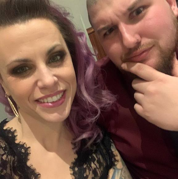 Profile Picture of Lisa Curreri (@lisalala13) on Poshmark