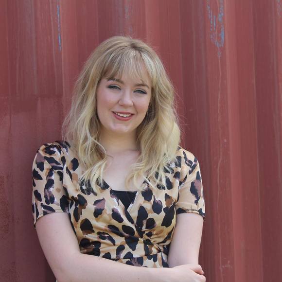 Profile Picture of Courtney Mally (@courtneymally) on Poshmark