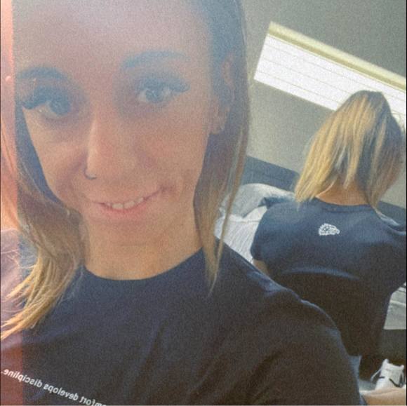 Profile Picture of Jaclynn Cibart (@jaclynncibart89) on Poshmark