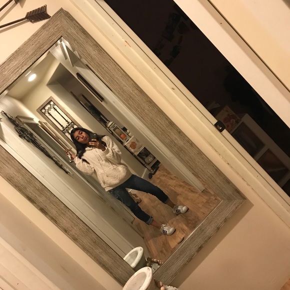 Profile Picture of Mmirabella Picart (@bella_shops372) on Poshmark