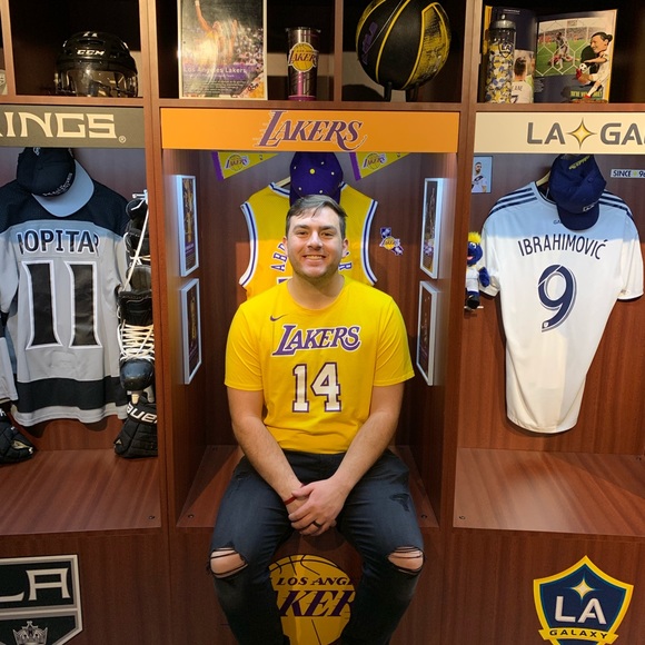 Profile Picture of Zachary Dobbins (@zdobbins1010) on Poshmark