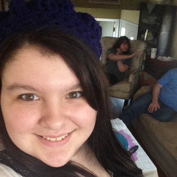 Profile Picture of Stephanie Christopher (@stephabelle) on Poshmark