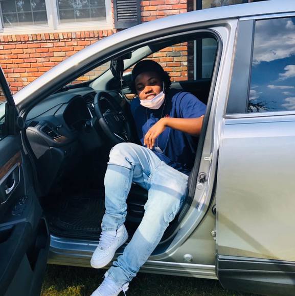 Profile Picture of Juixy Juixe (@juixyjuixe) on Poshmark