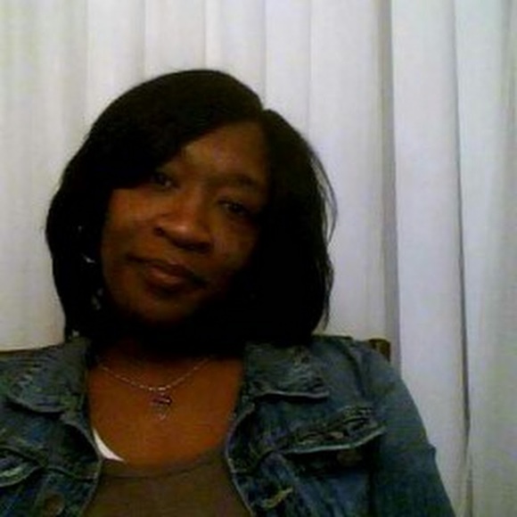 Profile Picture of Shante Fenner (@shantefenner) on Poshmark