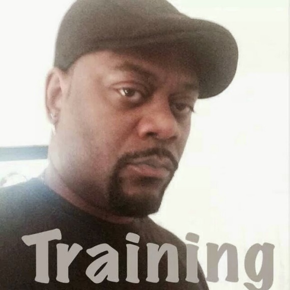 Profile Picture of Larry Lopez (@99laylo) on Poshmark