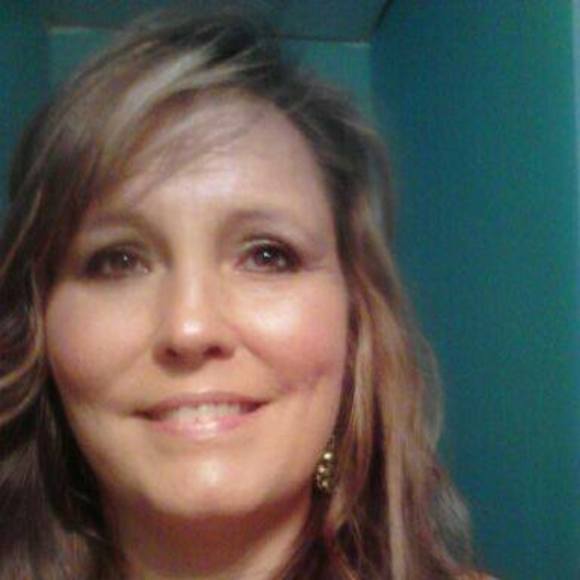 Profile Picture of Donna Aspinwall (@sophie2013) on Poshmark