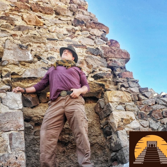 Profile Picture of Aaron Alvarez (@fortunehunter27) on Poshmark