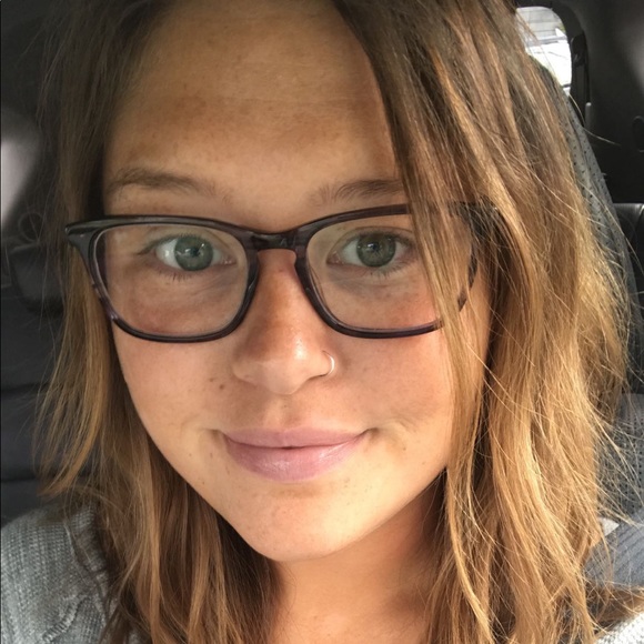 Profile Picture of Kasey Capps (@leclairkm) on Poshmark