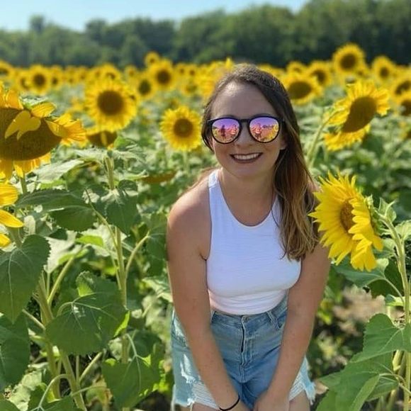 Profile Picture of Juliana Lytkowski (@juliana312) on Poshmark