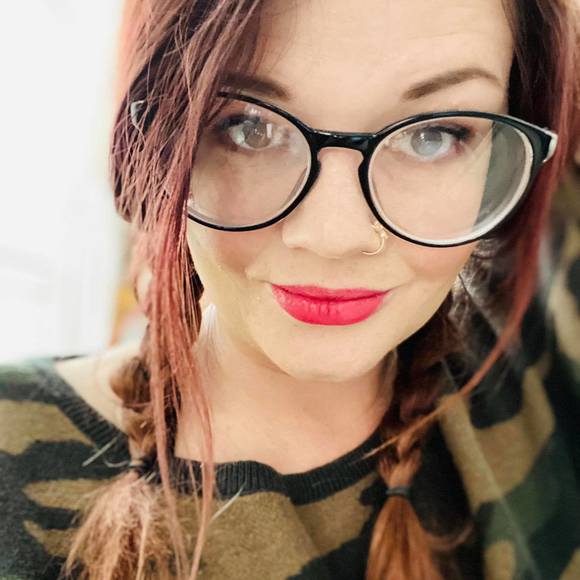 Samantha Braddock - Poshmark Profile Picture of Samantha Braddock (@sdbraddock1) on Poshmark