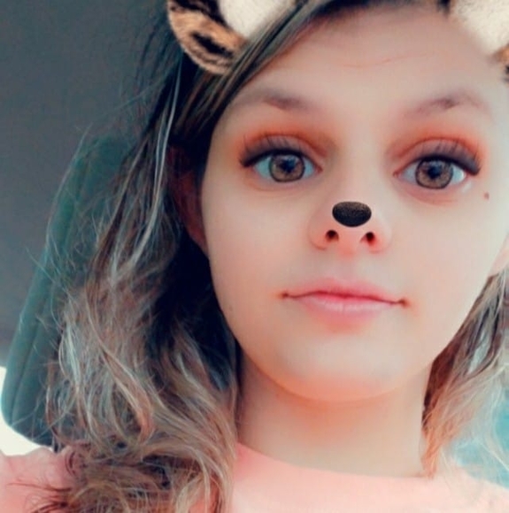 Profile Picture of Lisa Wade (@lisa_wade_69) on Poshmark