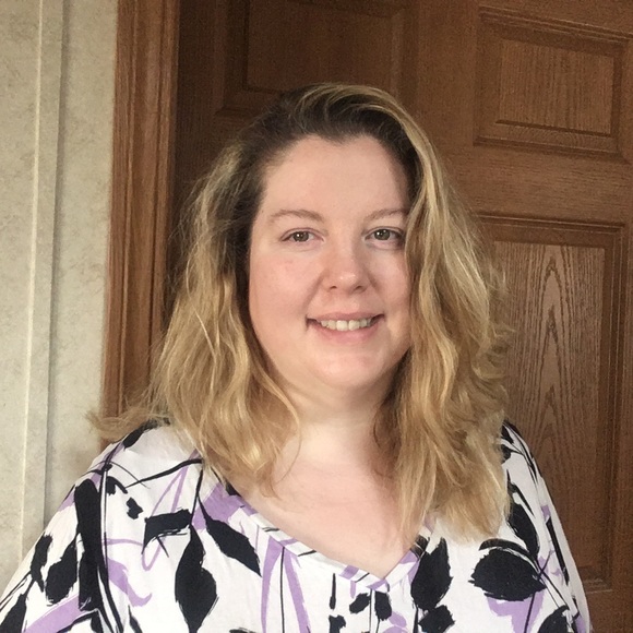 Profile Picture of Christy Gullickson stichberry (@cstich) on Poshmark