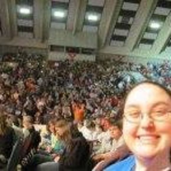 Profile Picture of Gennie Lindsey (@coupongennie) on Poshmark