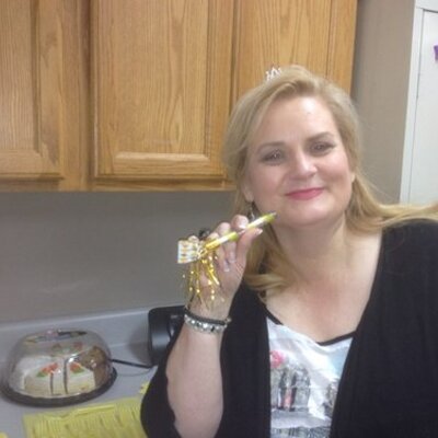 Profile Picture of Pat Cureton (@pattycakescure) on Twitter