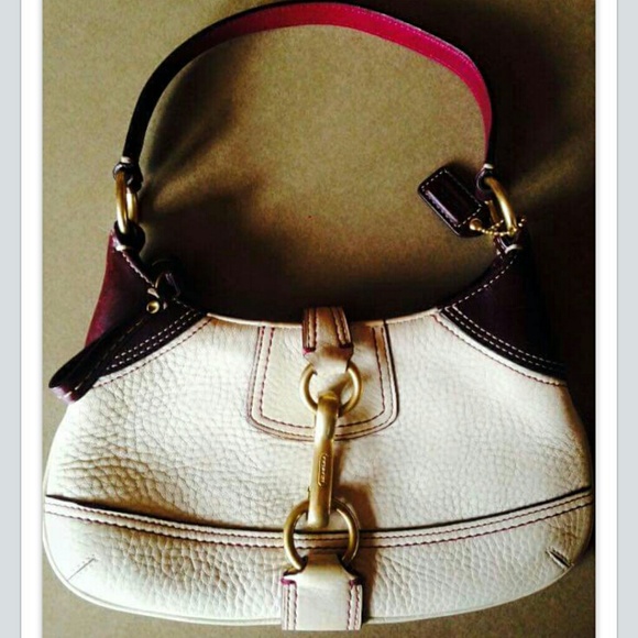 Profile Picture of Kim Dobbs (@mypursemom) on Poshmark