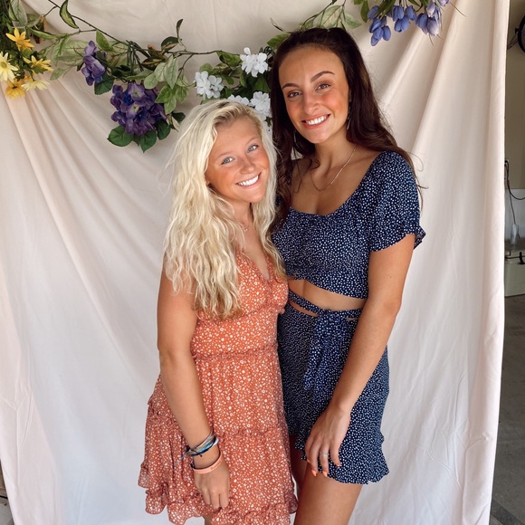 Profile Picture of Sarah Maloney (@sarah_grace16) on Poshmark