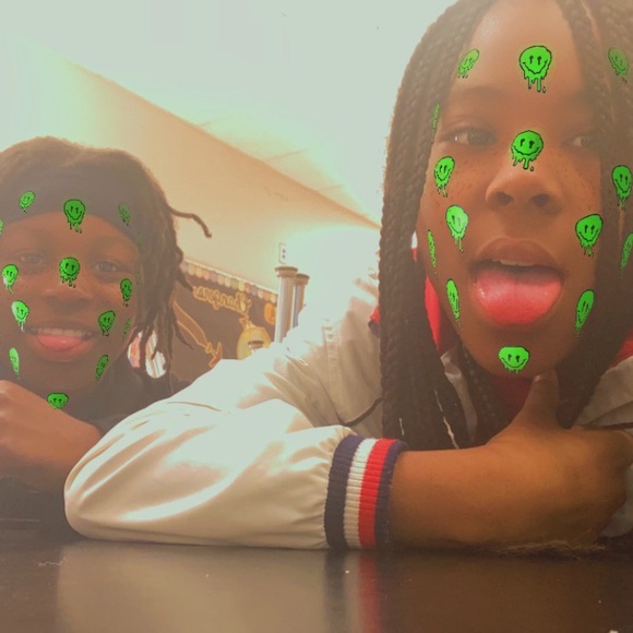 Profile Picture of Marie Everett (@marie_everett) on Poshmark