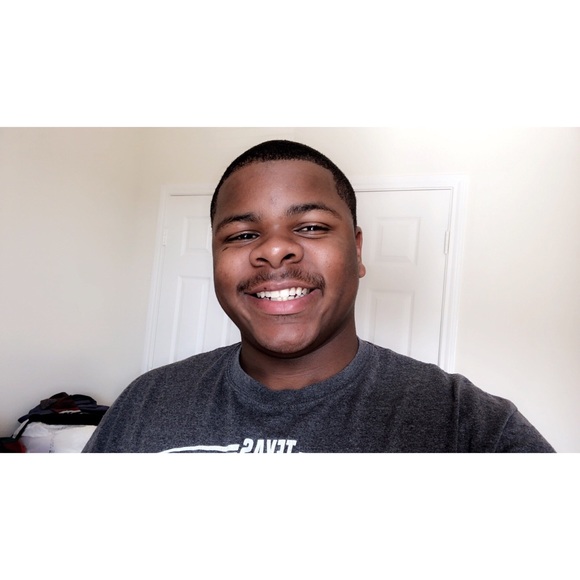 Profile Picture of Saverio Hampton (@saverio98) on Poshmark